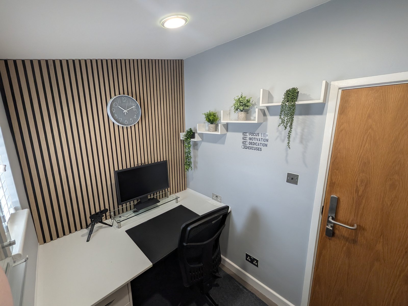 Small-One-Person-Office