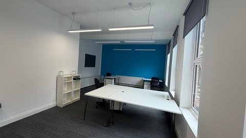 390 sq ft suite photo