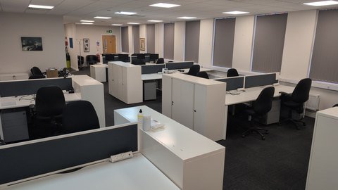 1,380 sq ft suite photo 6