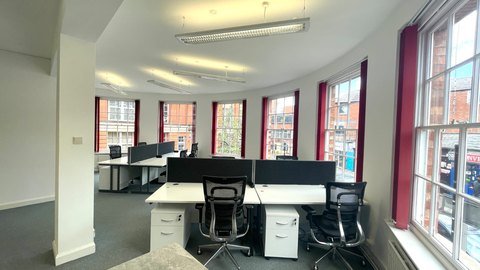 660 sq ft suite photo 3