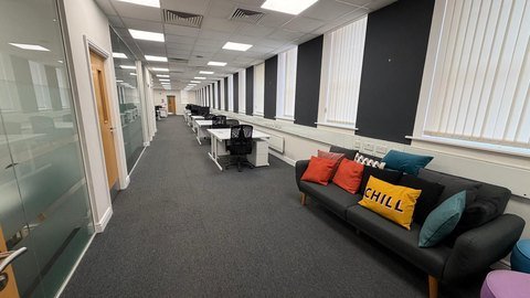 2,200 sq ft suite photo 6
