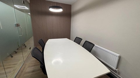 189 sq ft suite photo