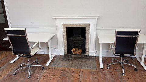 198 sq ft suite photo 5