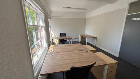 206 sq ft suite photo 3
