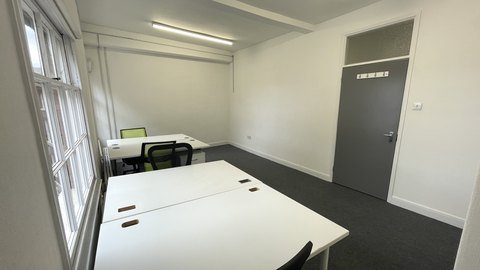 200 sq ft suite serviced office to rent at The Crescent, Leicester — photo 2