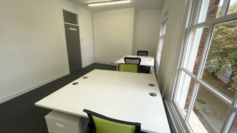 200 sq ft suite serviced office to rent at The Crescent, Leicester — photo 4