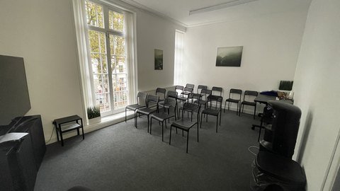 1,708 sq ft suite serviced office to rent at The Crescent, Leicester — photo 2