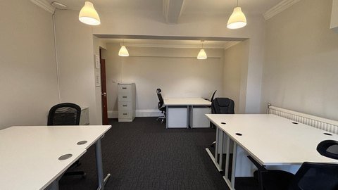 311 sq ft suite photo 6