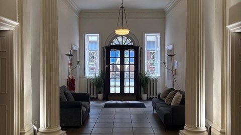 198 sq ft suite photo 7