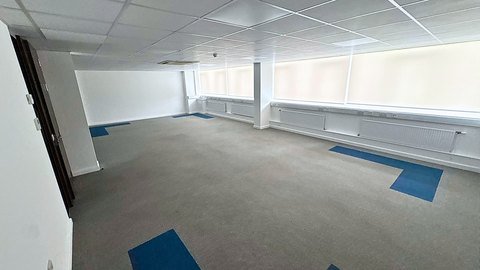 5,200 sq ft suite photo 5