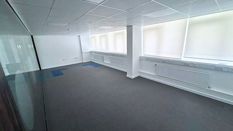 5,200 sq ft suite photo 8