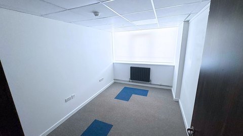 5,200 sq ft suite photo 10