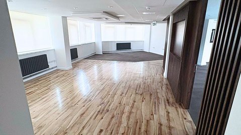 5,200 sq ft suite photo
